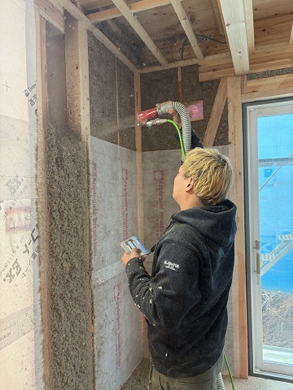 壁セルロース工事