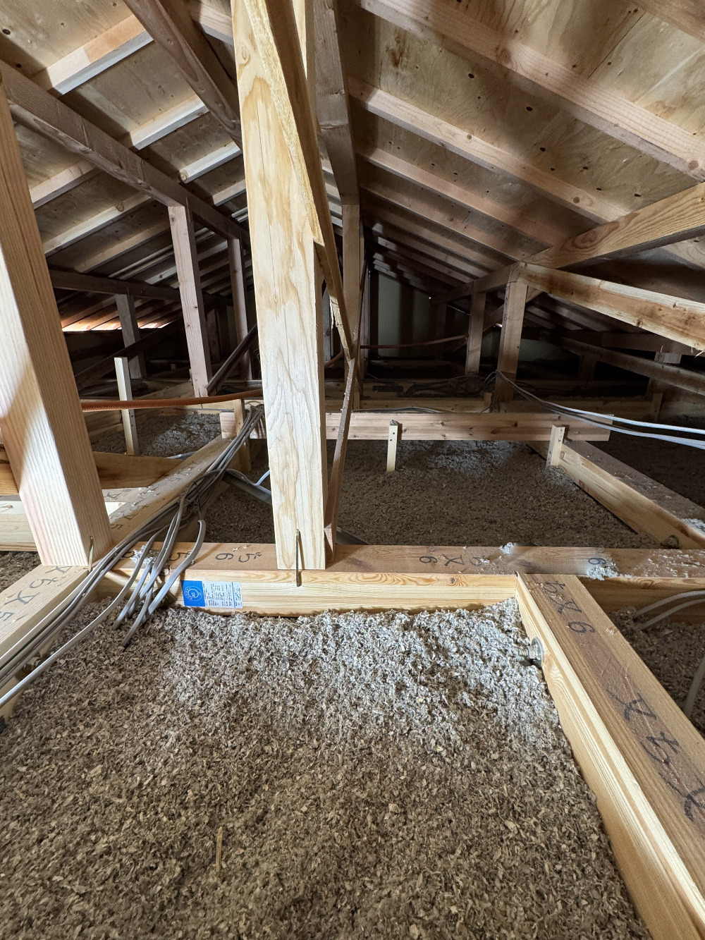 天井断熱材工事