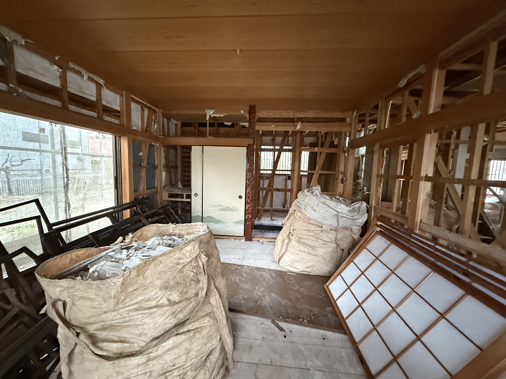 解体工事が始まりました