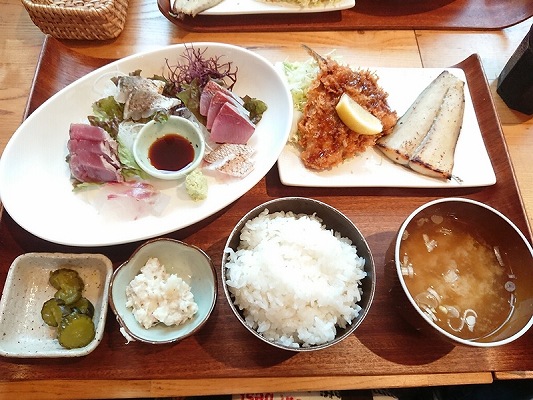 平塚漁港食事